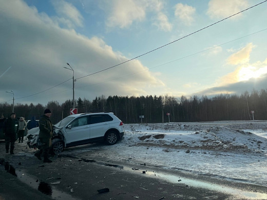 В тройном ДТП в Шуйском районе все водители получили травмы 